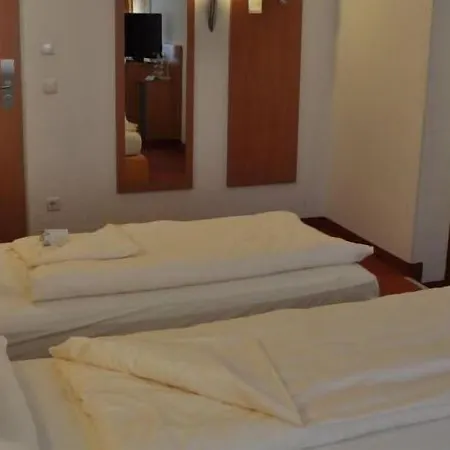 فندق Akzent Wersetuerm'ken 3*